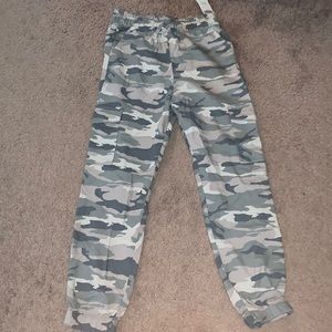 Abercrombie kids size 11/12 camo jogger pants